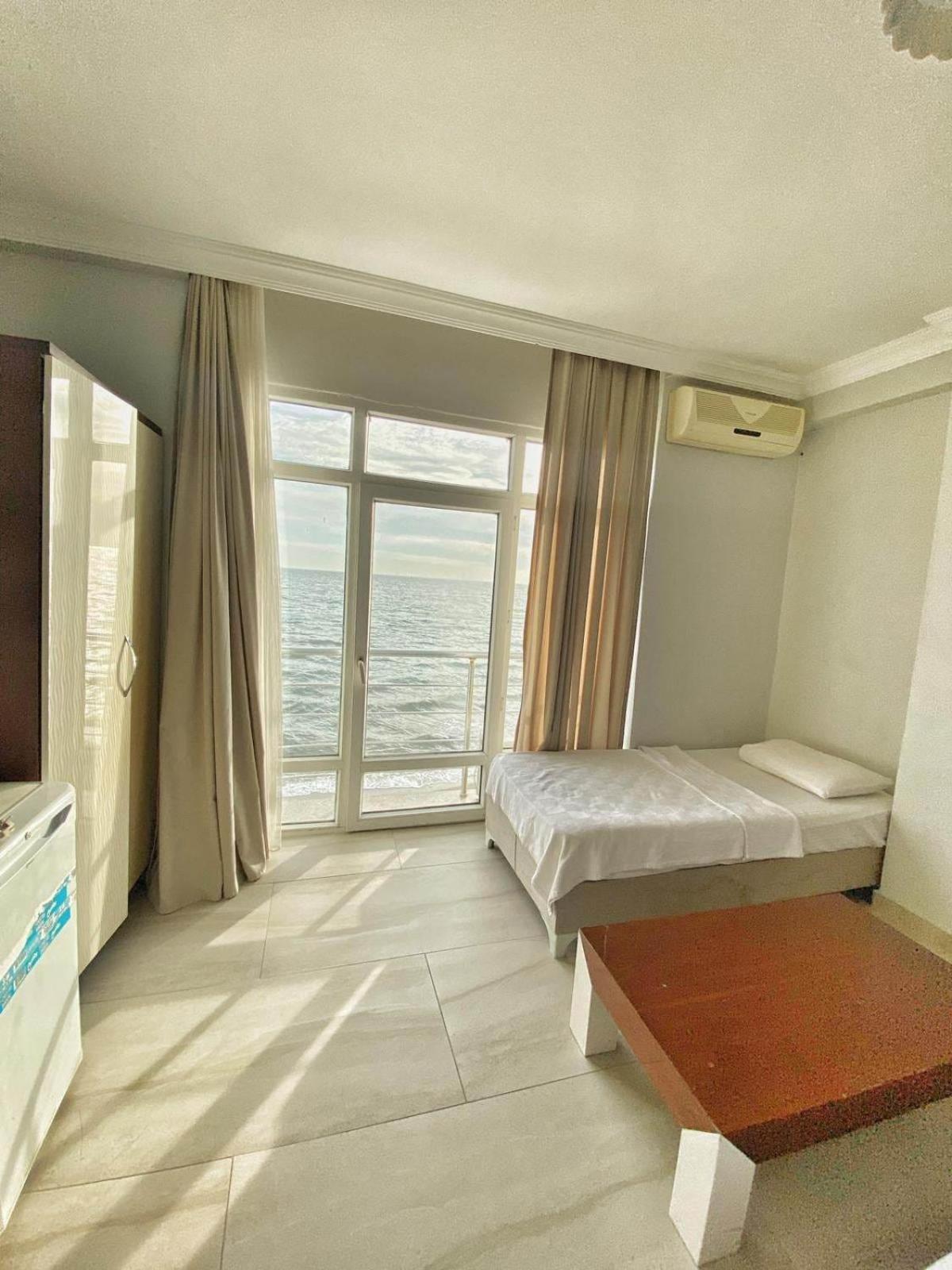Deniz Hotel Kumburgaz Бююкчекмедже Екстериор снимка